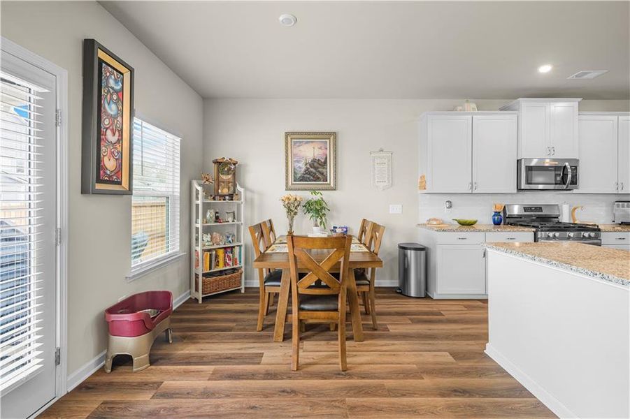 Furnished interior view inside a new home in , Cartersville (Image 6).
