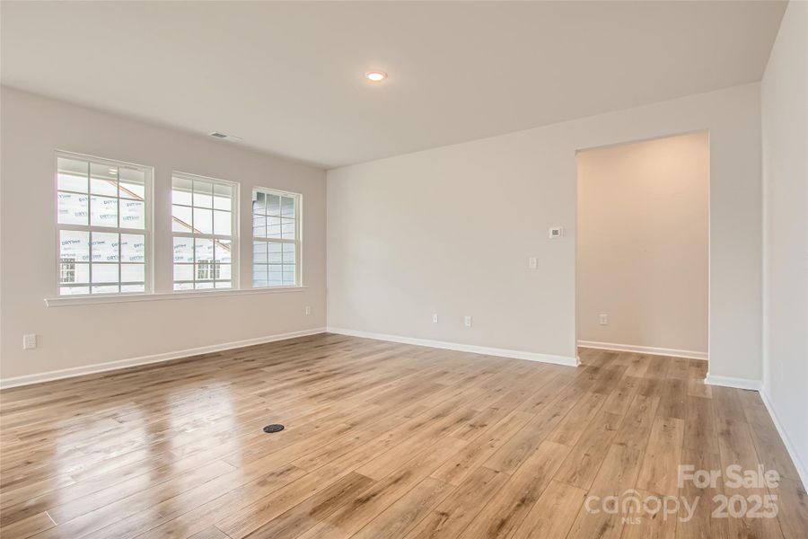 Living Room (example) Living Room (example)