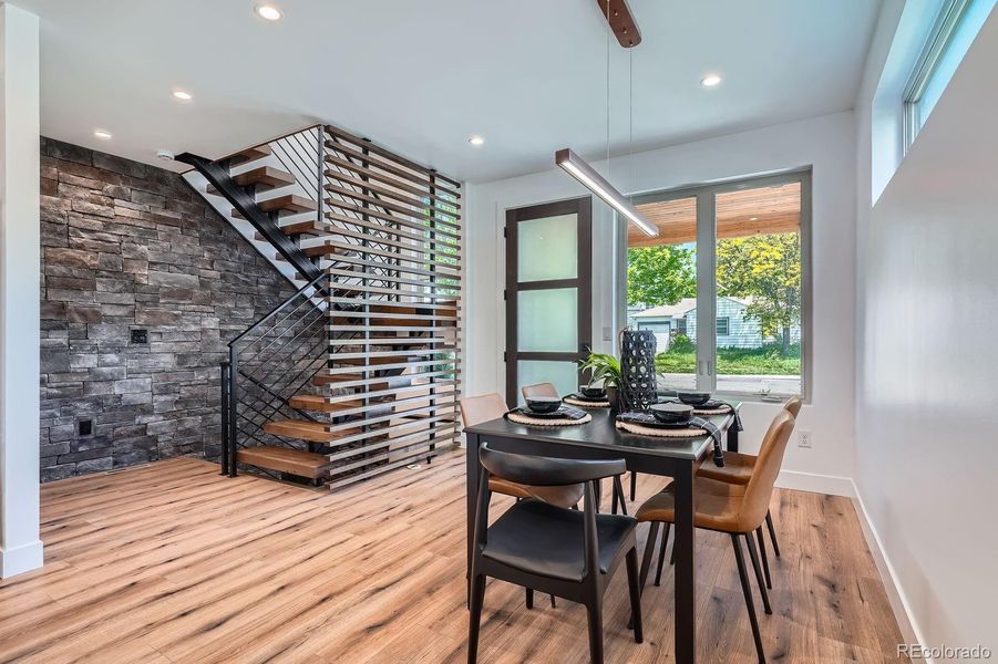 Entry/Dining/Stairwell