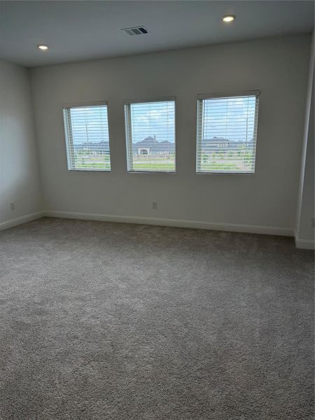 Spacious, unfurnished interior of a new home in Cross Creek West, Fulshear (Image 19).