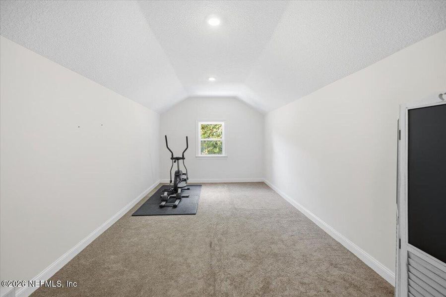 Spacious, unfurnished interior of a new home in , Green Cove Springs (Image 21).