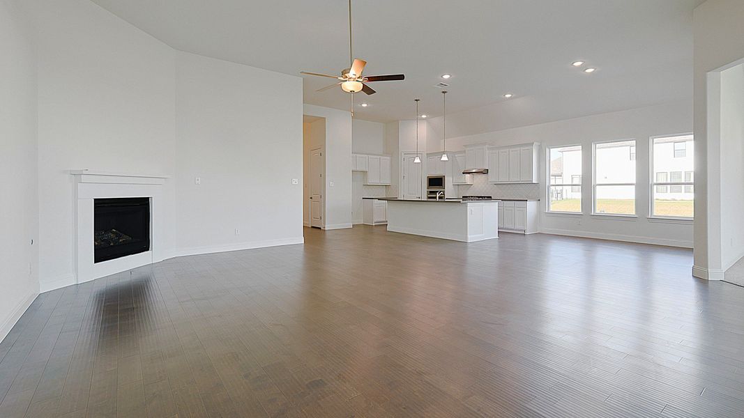Representative furnished interior of a home built from the Villanova by DRB Homes in Creekhaven, Iowa Colony (Image 8).