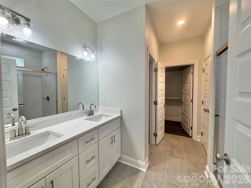 Dual Vanity in Primary Bath