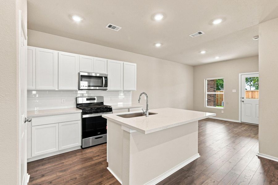 Furnished interior view inside a new home in Laurel Landing, Alvin (Image 12).
