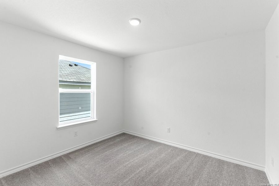 Spacious, unfurnished interior of a new home in Horizon Ridge, San Antonio (Image 20).