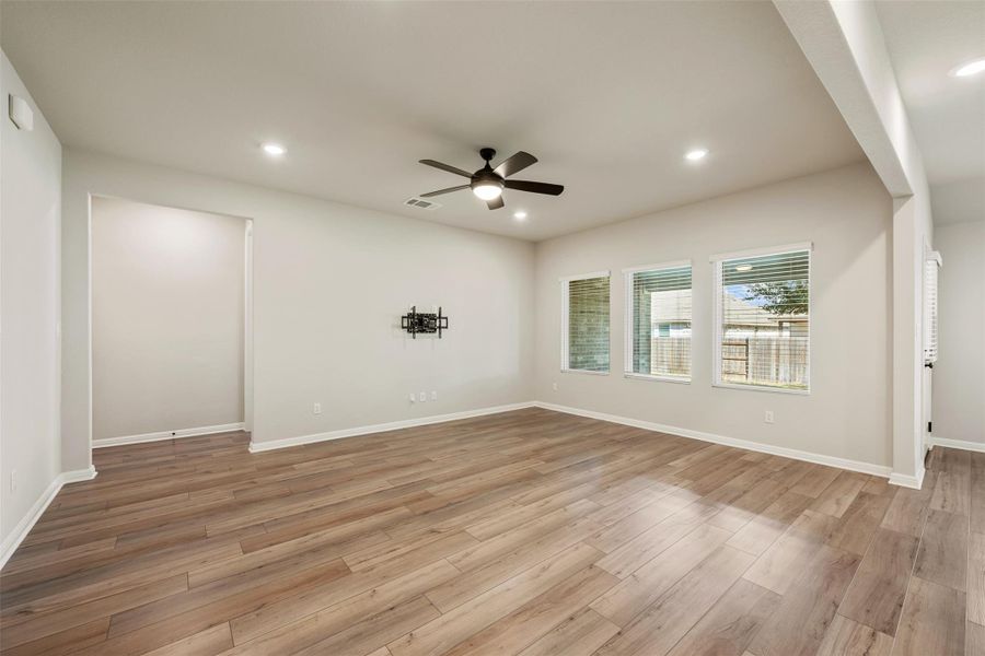 Spacious, unfurnished interior of a new home in Anthem, Kyle (Image 20).