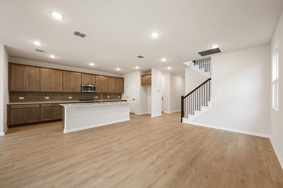 Spacious, unfurnished interior of a new home in Patterson Ranch, Georgetown (Image 38).