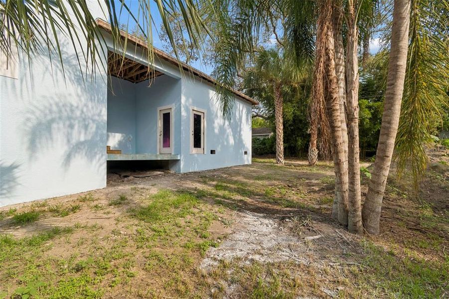 Exterior details and patio area of a home in , Crystal Beach (Image 19).