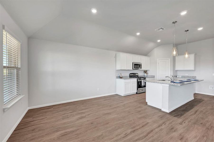 Furnished interior view inside a new home in Lane Ranch, Sanger (Image 12).