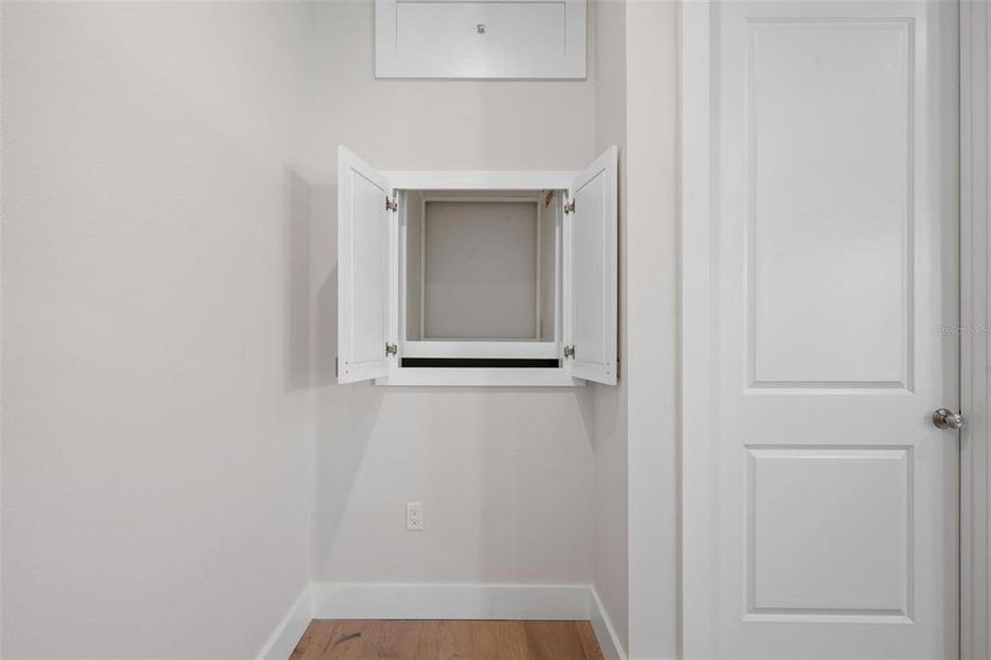 Spacious, unfurnished interior of a new home in , Sarasota (Image 67).