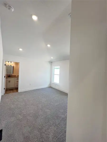Spacious, unfurnished interior of a new home in Highland Hills, Hudson (Image 9). Spacious, unfurnished interior of a new home in Highland Hills, Hudson (Image 9).