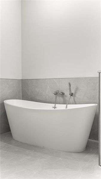 Close-up of interior finishes inside a home in , Port Charlotte (Image 18).