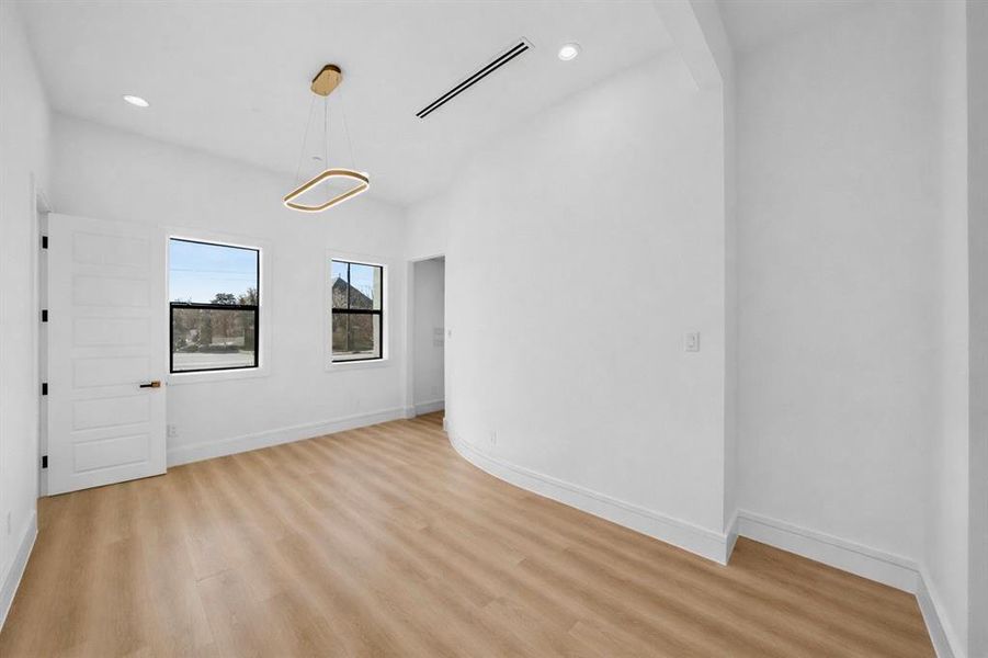 Spacious, unfurnished interior of a new home in , Colleyville (Image 24).