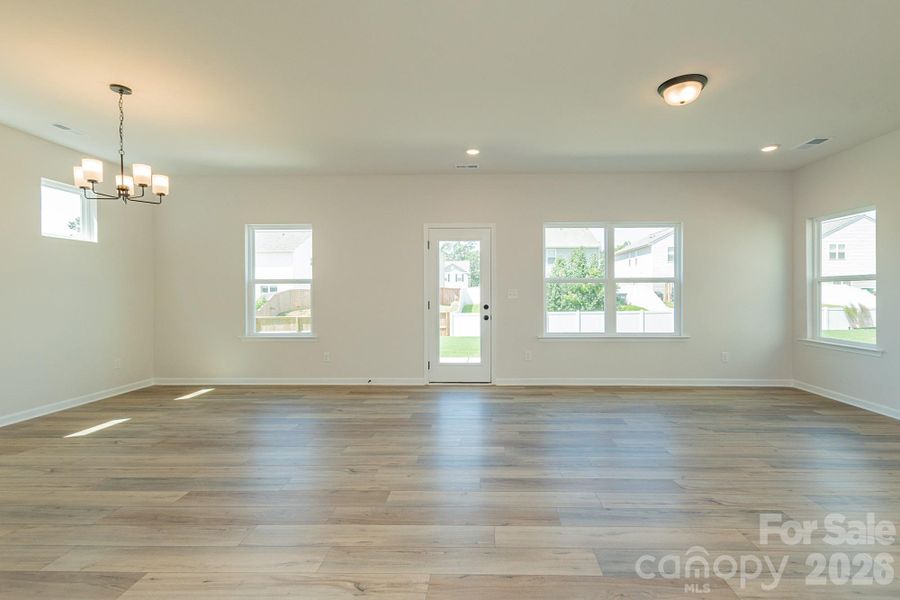 Spacious, unfurnished interior of a new home in Sunset Meadows, Charlotte (Image 18).