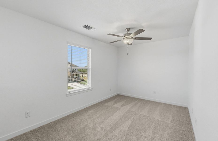 Spacious, unfurnished interior of a new home in Santa Rita Ranch, Liberty Hill (Image 36).