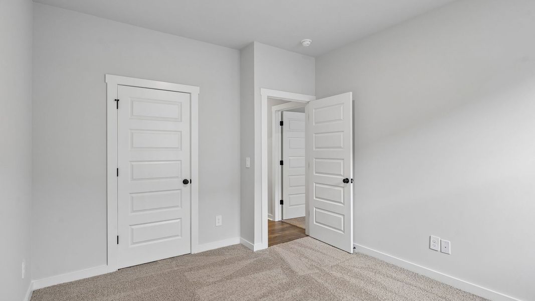 Spacious, unfurnished interior of a new home in Reserve at Hickory Ridge, Columbia (Image 30).