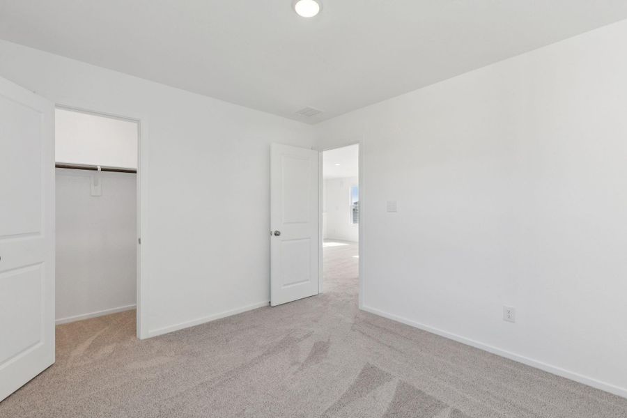 Spacious, unfurnished interior of a new home in Montgomery Bend, Montgomery (Image 23).