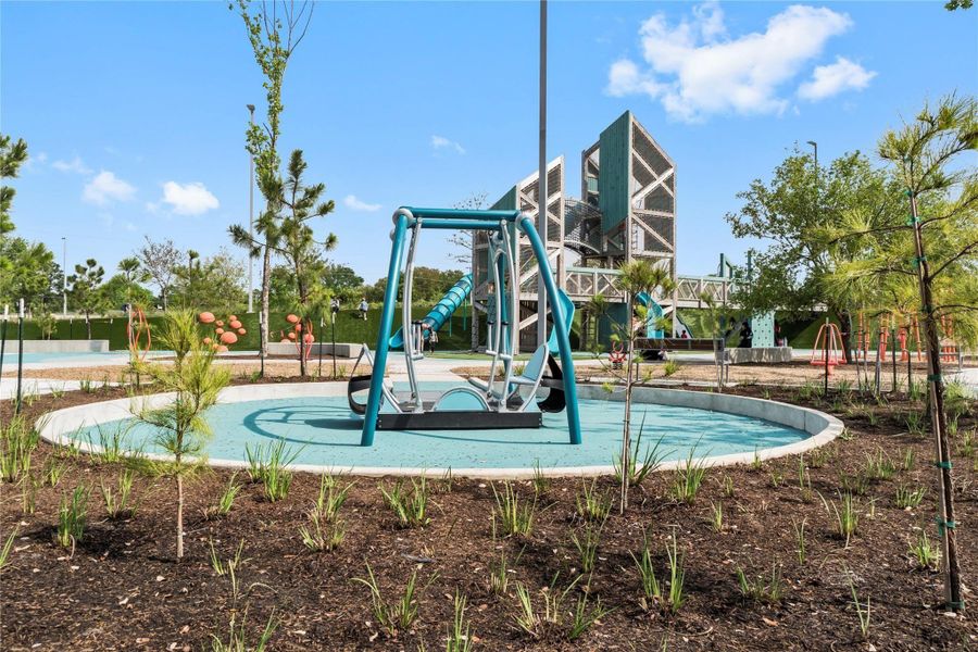 Community amenities in , Spring (Image 22).