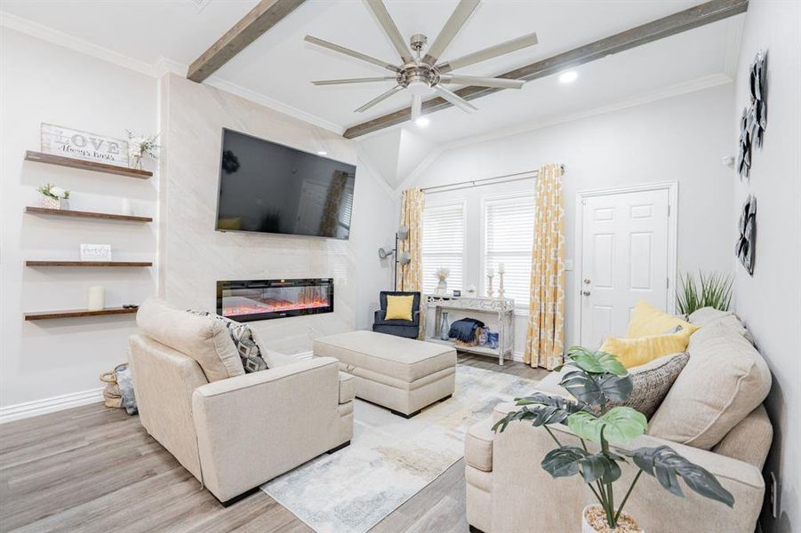 Furnished interior view inside a new home in , Dallas (Image 8).