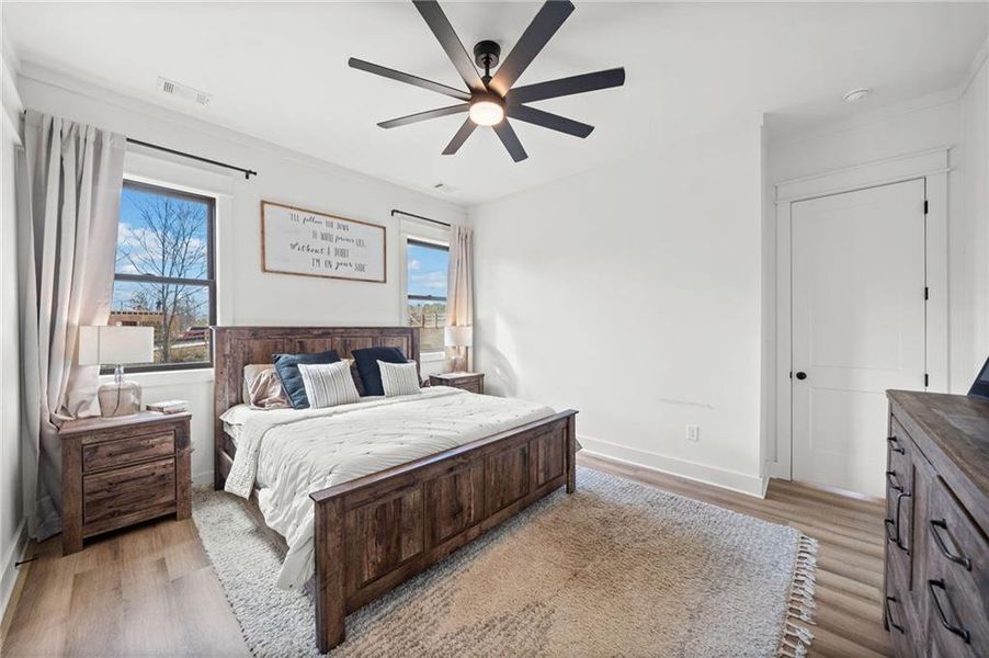 Furnished interior view inside a new home in , Dallas (Image 47).