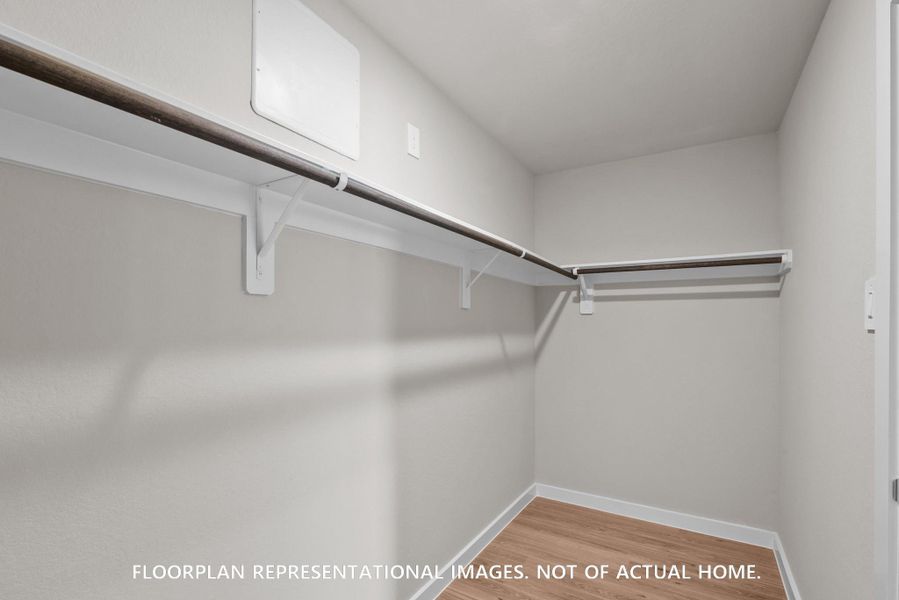 Spacious, unfurnished interior of a new home in Sorella, Tomball (Image 11).