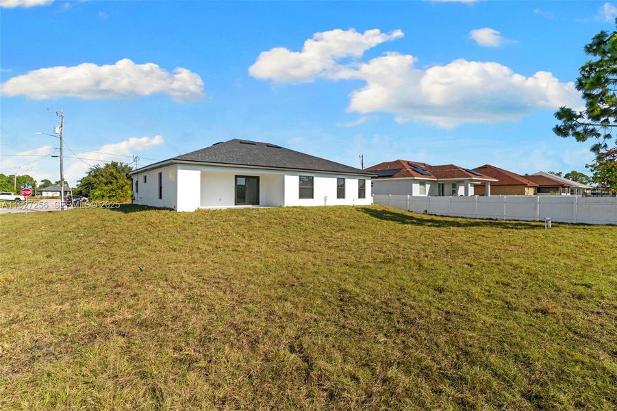Exterior details and patio area of a home in , Lehigh Acres (Image 19).