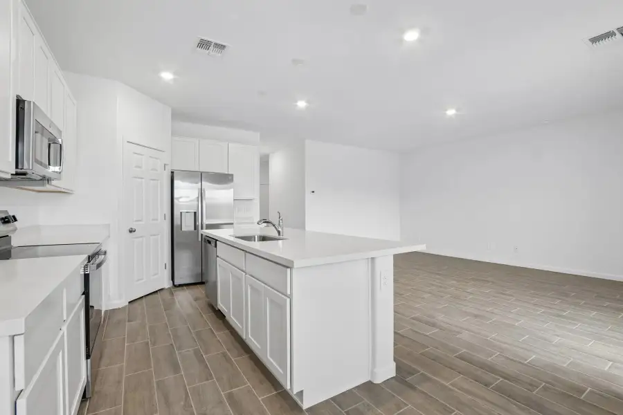 Representative images and renderings are for illustrative purposes. Actual structural options and design finishes of home may vary.
