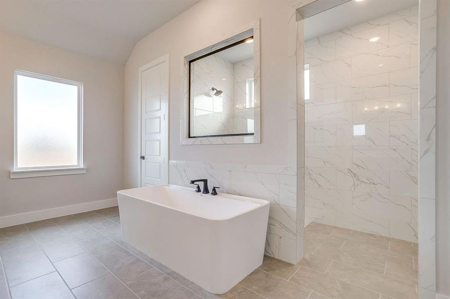 Furnished interior view inside a new home in Waterfall Ranch, Waxahachie (Image 9).