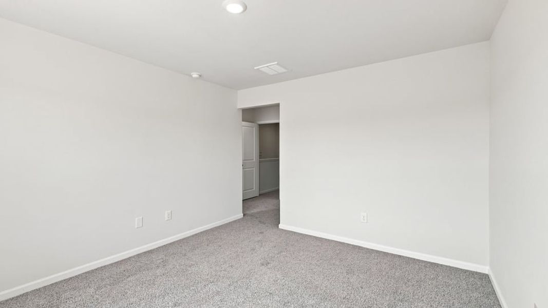 Spacious, unfurnished interior of a new home in Baxter Village, Boiling Springs (Image 32).
