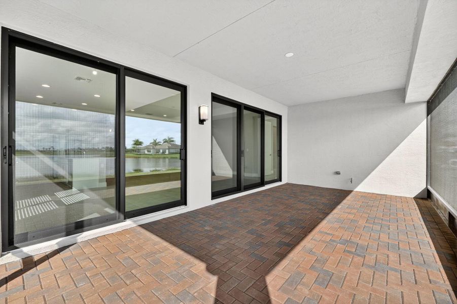 Spacious, unfurnished interior of a new home in , Port St. Lucie (Image 25).