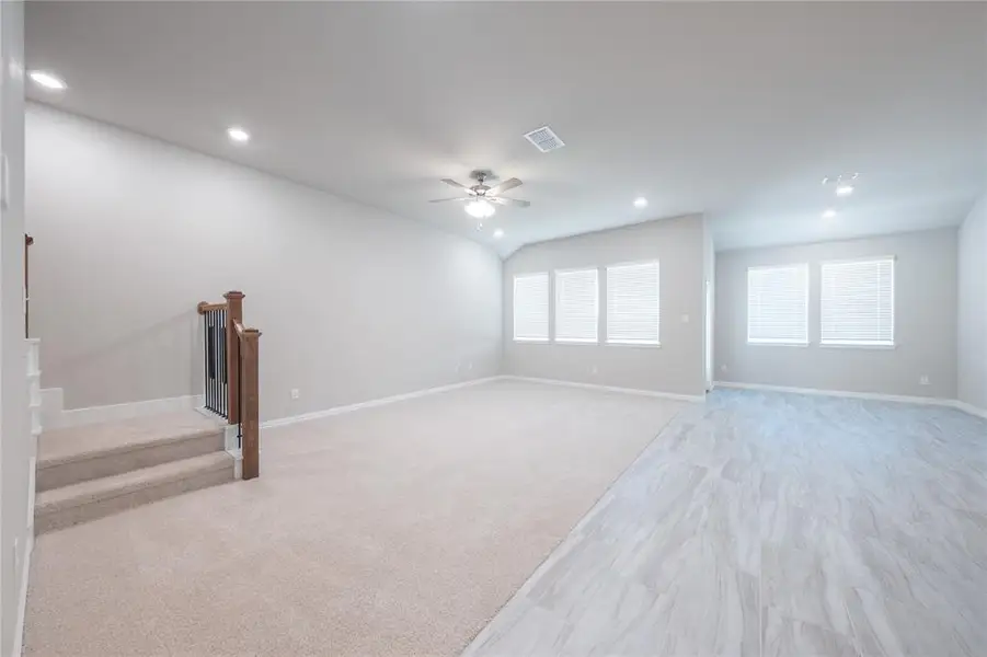 Spacious, unfurnished interior of a new home in Lake Pointe: Lake Pointe at Paloma Creek, Little Elm (Image 12).