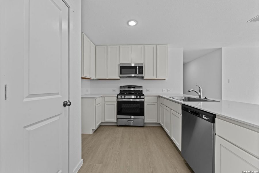 Furnished interior view inside a new home in Friendship Oaks, Fredericksburg (Image 6).