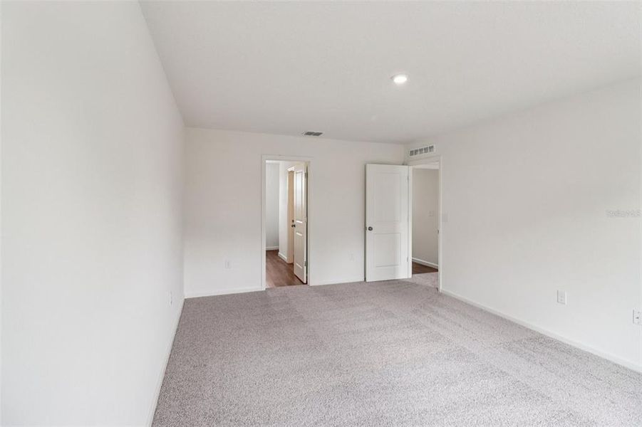 Spacious, unfurnished interior of a new home in Sumter Villas, Sumterville (Image 27).
