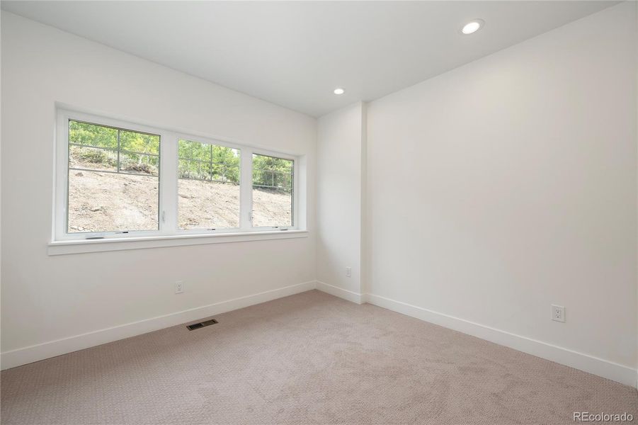 Spacious, unfurnished interior of a new home in , Granby (Image 21).