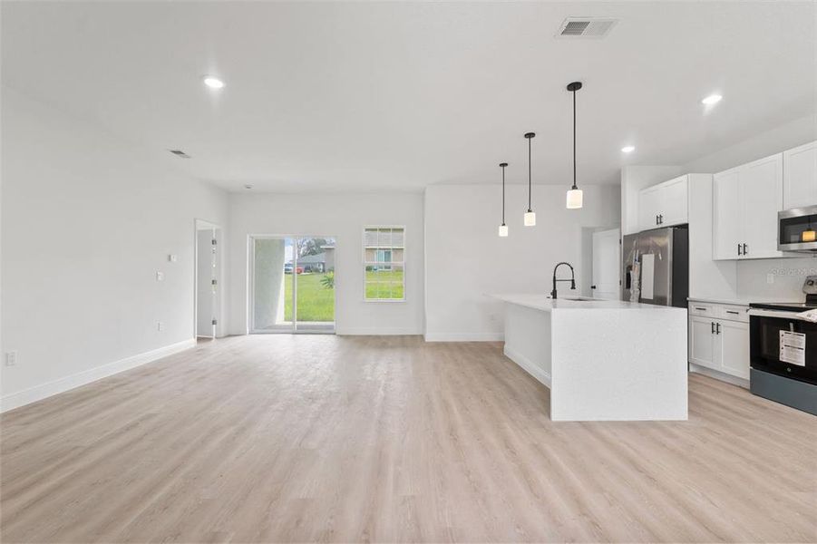 Spacious, unfurnished interior of a new home in , Ocala (Image 26).
