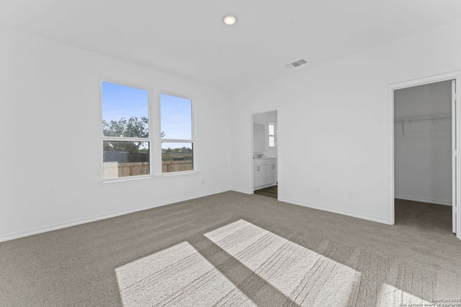 Spacious, unfurnished interior of a new home in Meadows at Clear Springs, New Braunfels (Image 19).