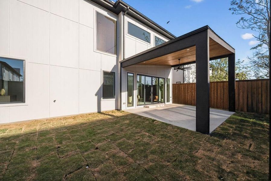 Exterior details and patio area of a home in , Dallas (Image 25).