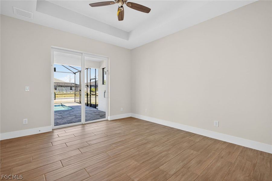 Spacious, unfurnished interior of a new home in Cape Coral, Cape Coral (Image 39).
