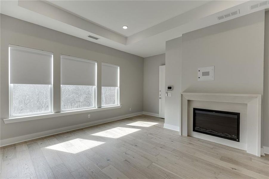 Spacious, unfurnished interior of a new home in The Retreat at Sterling on the Lake 48', Flowery Branch (Image 24).