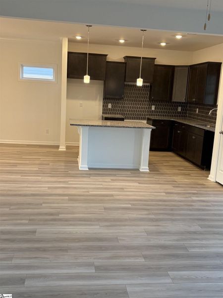 Spacious, unfurnished interior of a new home in Hazelwood, Boiling Springs (Image 15).