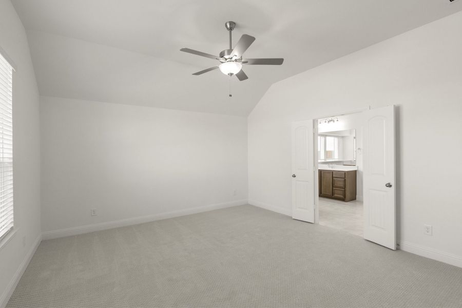 Spacious, unfurnished interior of a new home in Keeneland, Aubrey (Image 25).