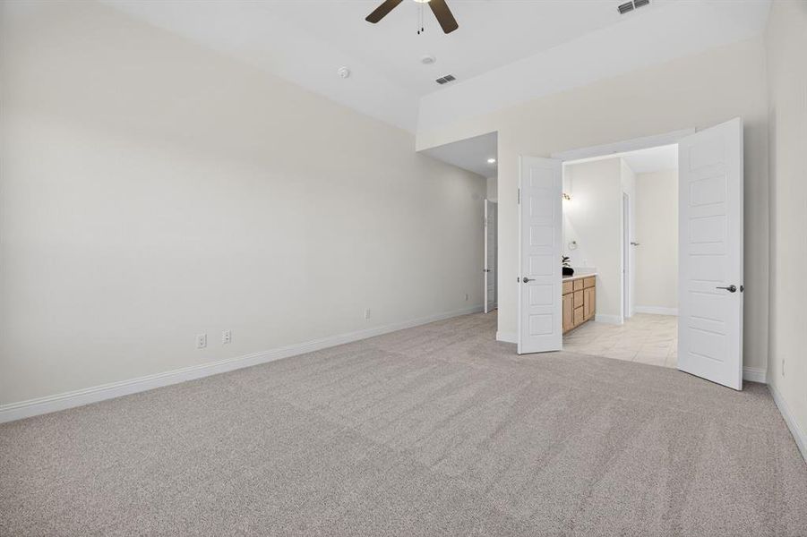 Spacious, unfurnished interior of a new home in Highland Crossing, Celina (Image 11).