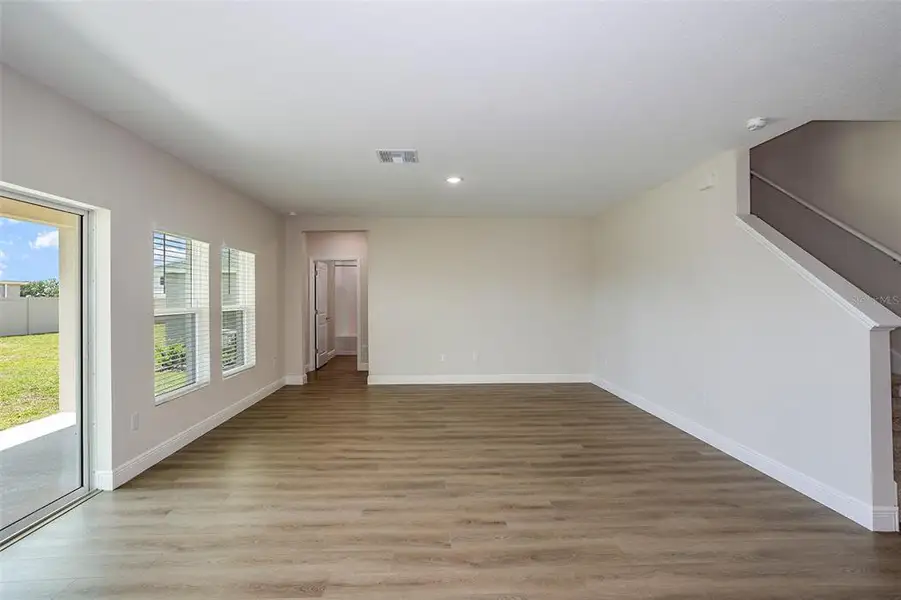 Spacious, unfurnished interior of a new home in Pasadena Landing, Wesley Chapel (Image 13).