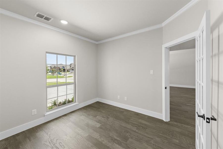 Spacious, unfurnished interior of a new home in Woodcreek, Rockwall (Image 13).