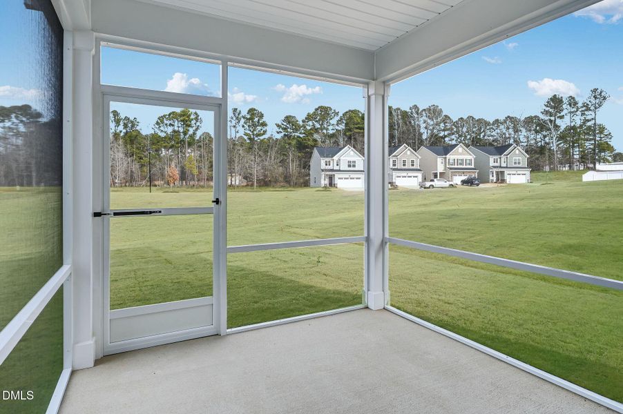 SUN_CaitlinCrossing_Pic_OakleyII-28