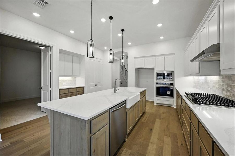 509RedBarnDrCAMBC003 509RedBarnDrCAMBC003