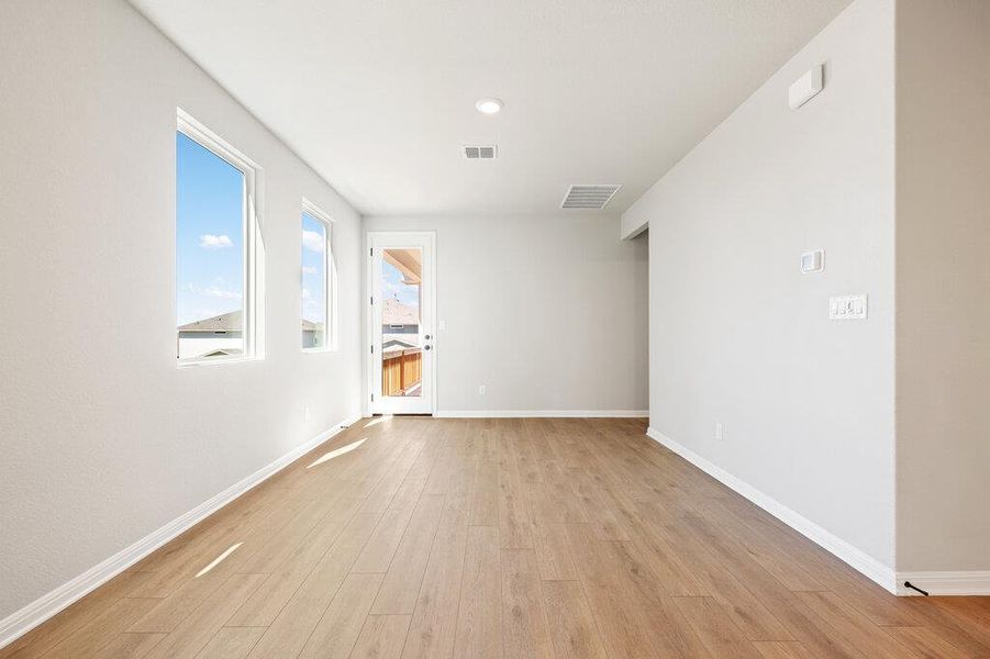 Spacious, unfurnished interior of a new home in Cannon Ranch, Dripping Springs (Image 35).