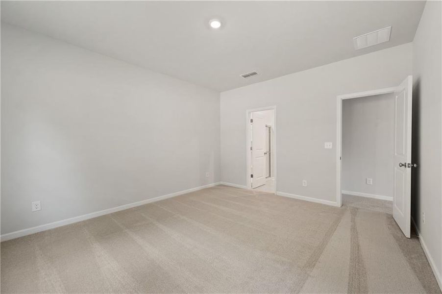 Spacious, unfurnished interior of a new home in Avery Ridge, Gainesville (Image 15).