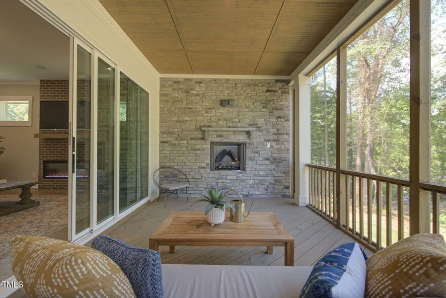 Low_Resolution_JPG-RAW_WYNP-0019-00_Chan Low_Resolution_JPG-RAW_WYNP-0019-00_Chan