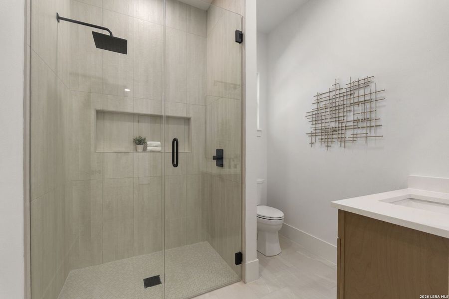 Furnished interior view inside a new home in , Bandera (Image 17).